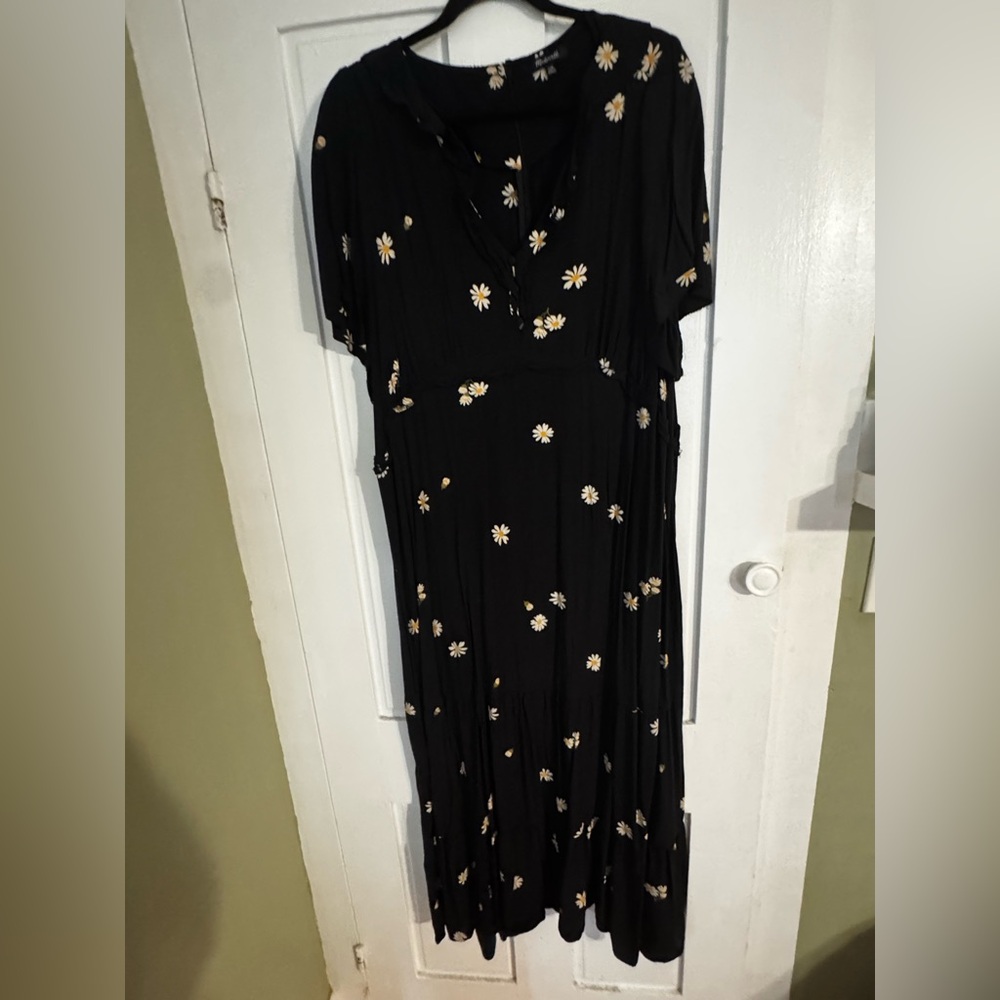 Black Floral Midi Dress with Daisy Print